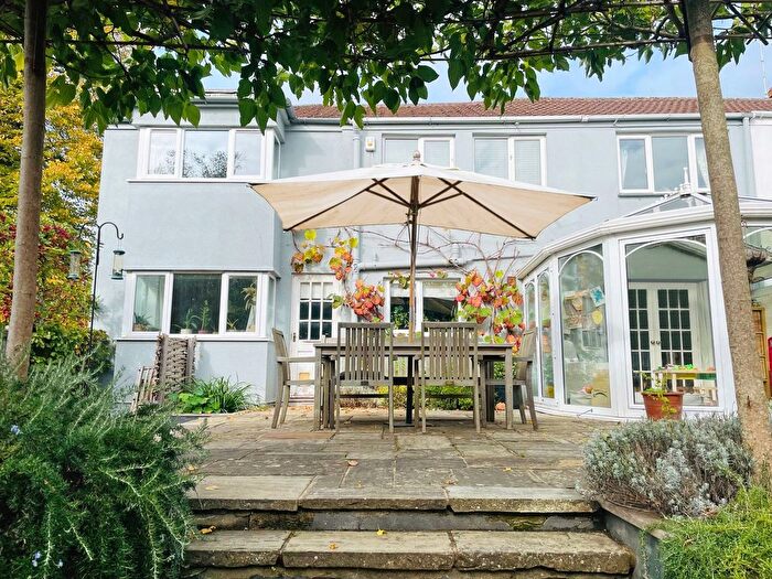 4 Bedroom Semi-detached House For Sale In Albert Road, Bishops Waltham, SO32