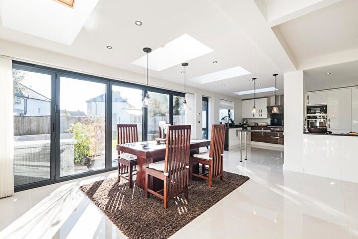 5 Bedroom Semi-Detached House To Rent In Beechcroft Avenue New Malden, KT3