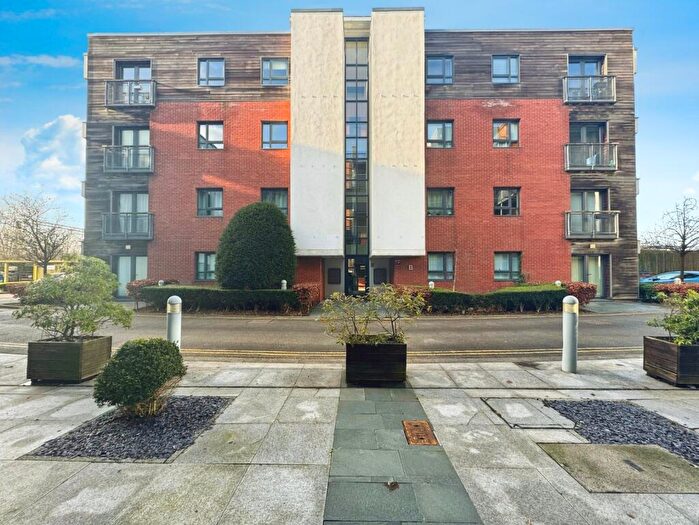 2 Bedroom Flat To Rent In Wilmslow Road, Didsbury, M20