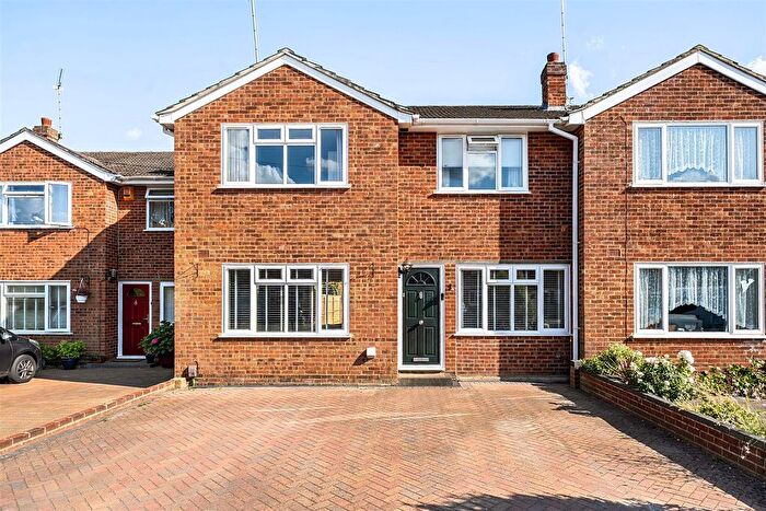 4 Bedroom Property For Sale In Cheriton Way, Blackwater, Camberley, GU17