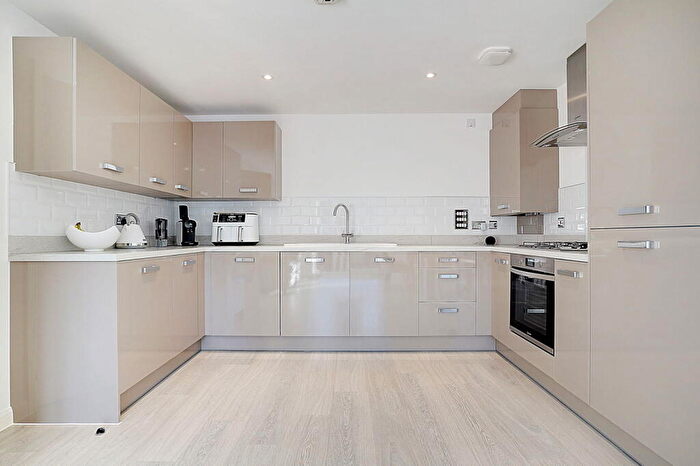 2 Bedroom Apartment For Sale In Walter House, Peters Village, Wouldham, ME1
