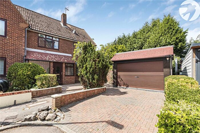 3 Bedroom Semi-Detached House For Sale In Lawn Close, Swanley, Kent, BR8
