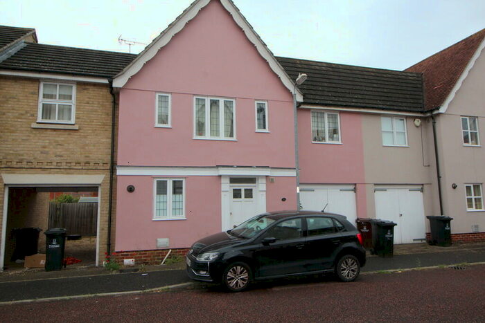 3 Bedroom Semi-Detached House To Rent In Mascot Square, Colchester, CO4