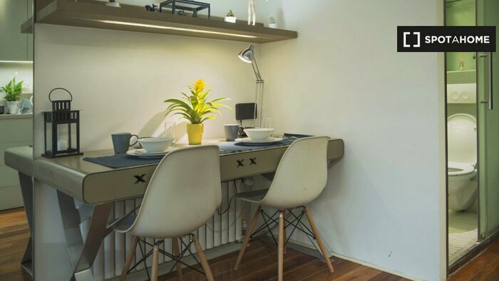 Studio To Rent In Chalk Farm Rd, NW1