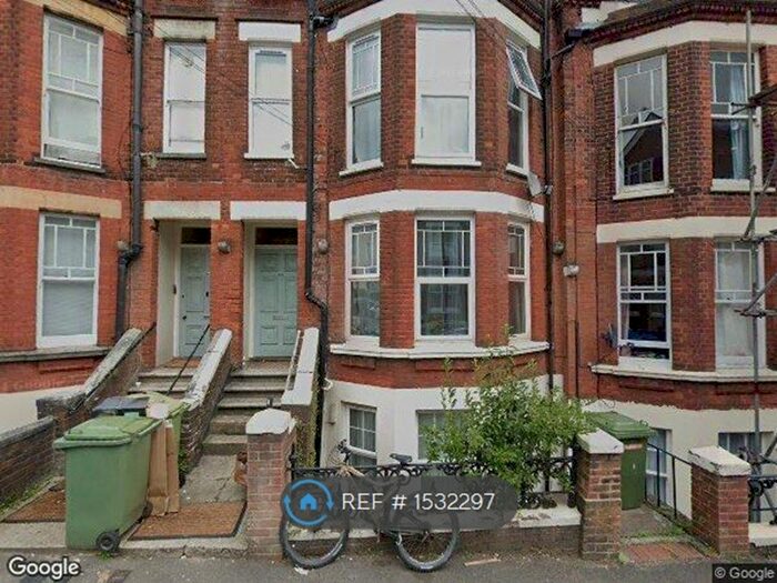 1 Bedroom Flat To Rent In Lime Hill Road, Tunbridge Wells, TN1