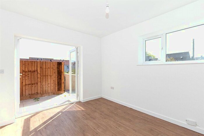 1 Bedroom Flat To Rent In Hanham Road, Kingswood, Bristol, BS15