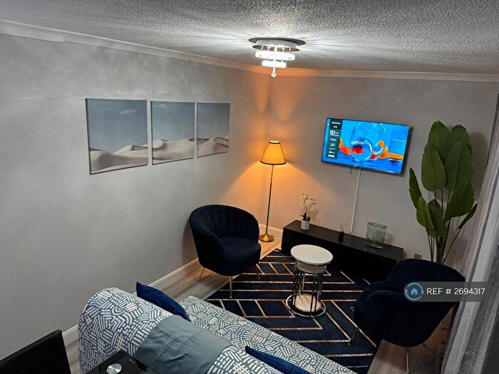 2 Bedroom Flat To Rent In Old Road, Chatham, ME4