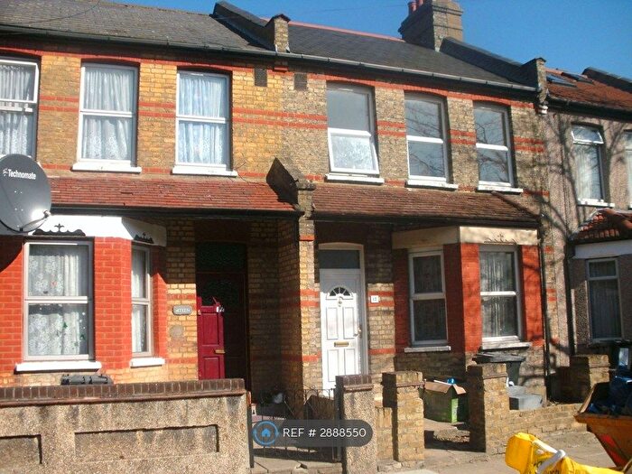 3 Bedroom Terraced House To Rent In Saxon Road, London, N22
