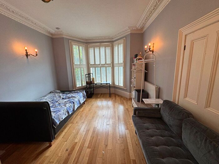 Studio To Rent In Windsor Road, Forest Gate, E7