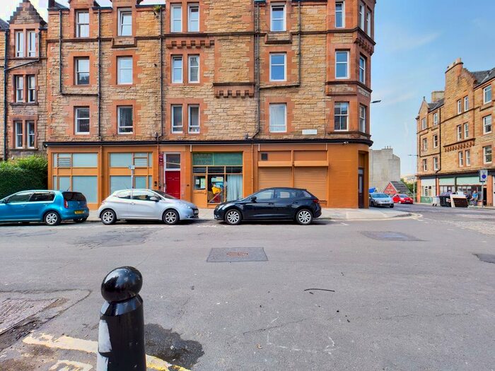 2 Bedroom Flat To Rent In Temple Park Crescent, Edinburgh, EH11