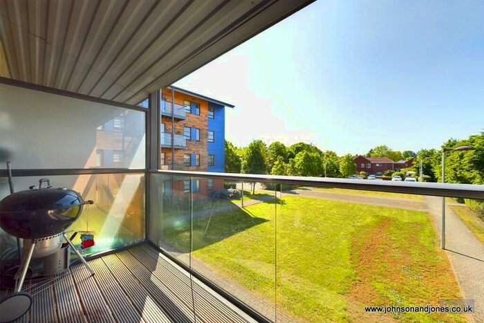 2 Bedroom Apartment To Rent In Pretoria Road, Chertsey, Surrey, KT16