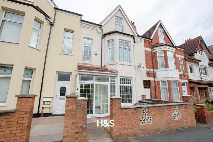 4 Bedroom Terraced House For Sale In Woodlands Road, Sparkhill, B11
