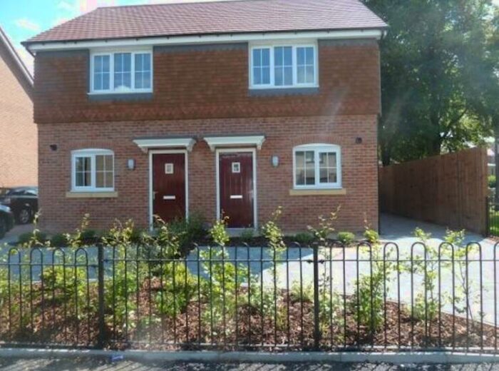 2 Bedroom Town House To Rent In Argyle Street, Heywood, OL10