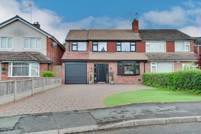 4 Bedroom Semi Detached House For Sale In Longdown Road, Congleton, CW12