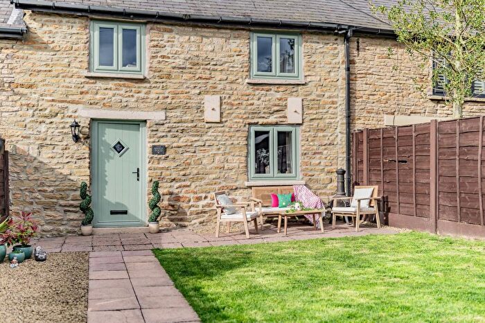 3 Bedroom Terraced House For Sale In Stockport Road, Gee Cross, Hyde, SK14