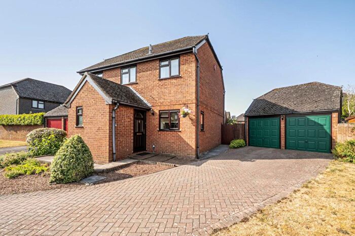 4 Bedroom Detached House For Sale In Bishops Mead, Laverstock, SP1