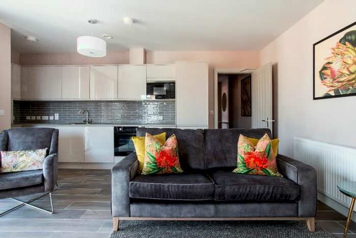 2 Bedroom Flat To Rent In Ormeau Road, Belfast, BT7