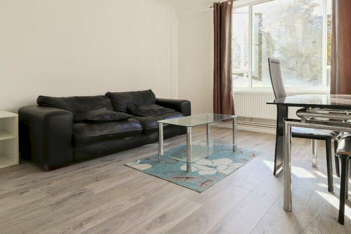 5 Bedroom Flat To Rent In Inwood Court, Rochester Square, NW1