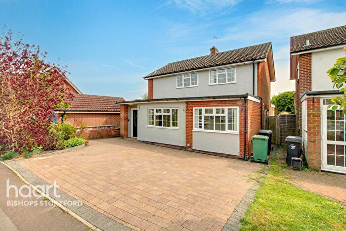 3 Bedroom Detached House For Sale In Coltsfield, Stansted, CM24
