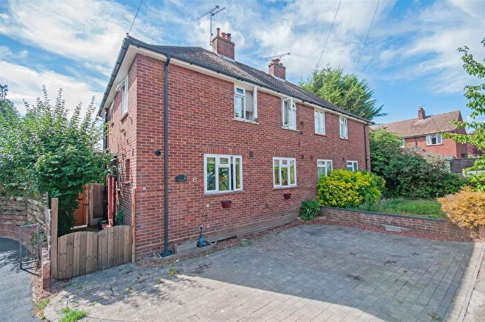3 Bedroom Semi-detached House For Sale In Ruskin Road, Chelmsford, CM2