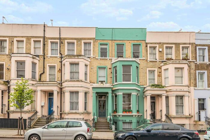 2 Bedroom Flat To Rent In Westbourne Park Road, Notting Hill, London, W11