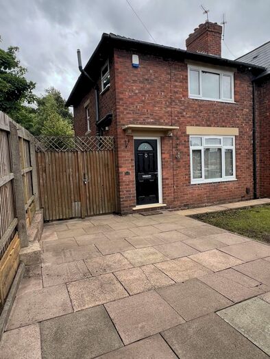 3 Bedroom Semi-Detached House To Rent In Moat Road, Walsall, WS2