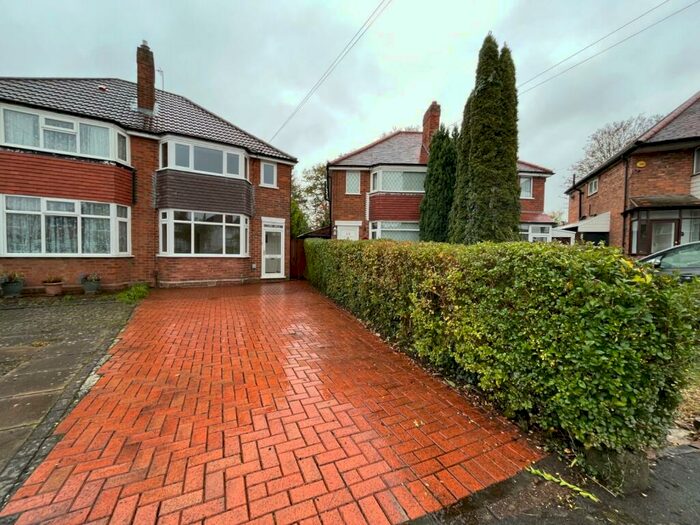 3 Bedroom Semi-Detached House To Rent In Orchard Avenue, Solihull, West Midlands, B91