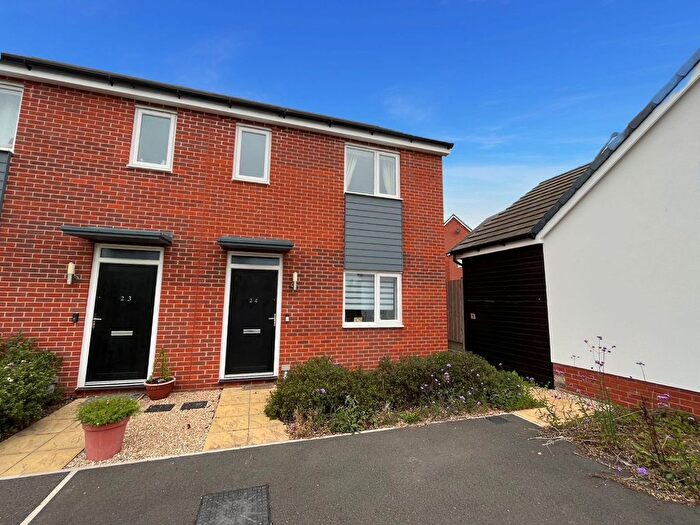 3 Bedroom Semi-Detached House To Rent In Apple Tree Close, Norton Fitzwarren, Taunton, TA2