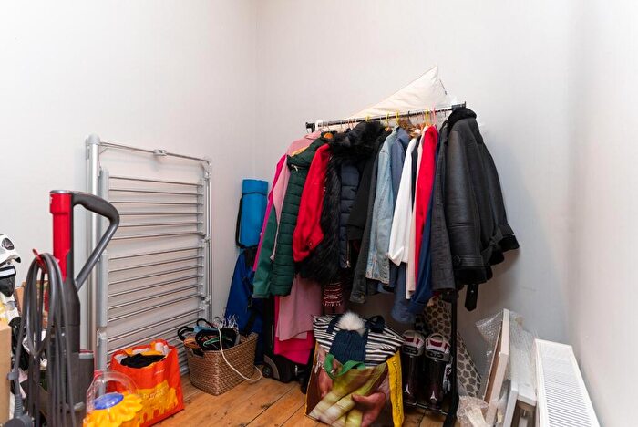 1 Bedroom Flat To Rent In Springvalley Terrace, Morningside, Edinburgh, EH10