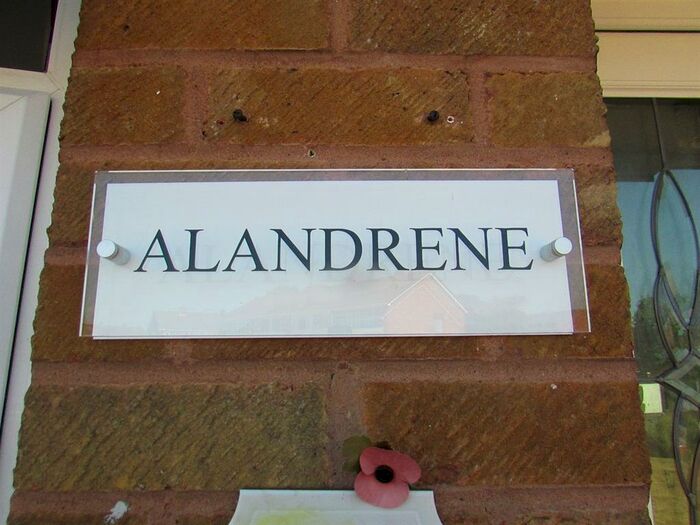 2 Bedroom Semi-Detached Bungalow To Rent In New Street, Tamworth, B77