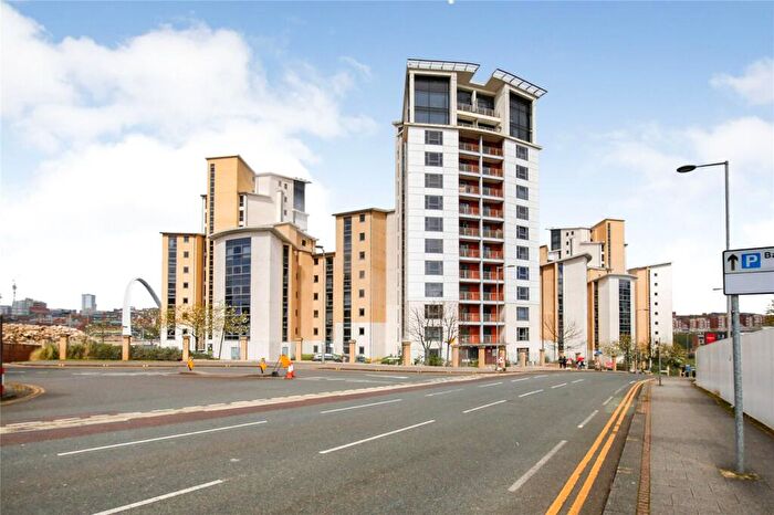 2 Bedroom Flat For Sale In Baltic Quay, Gateshead, Tyne And Wear, NE8
