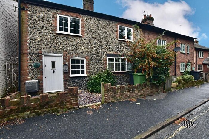 3 Bedroom End Of Terrace House To Rent In Hackwood Road, Basingstoke, RG21