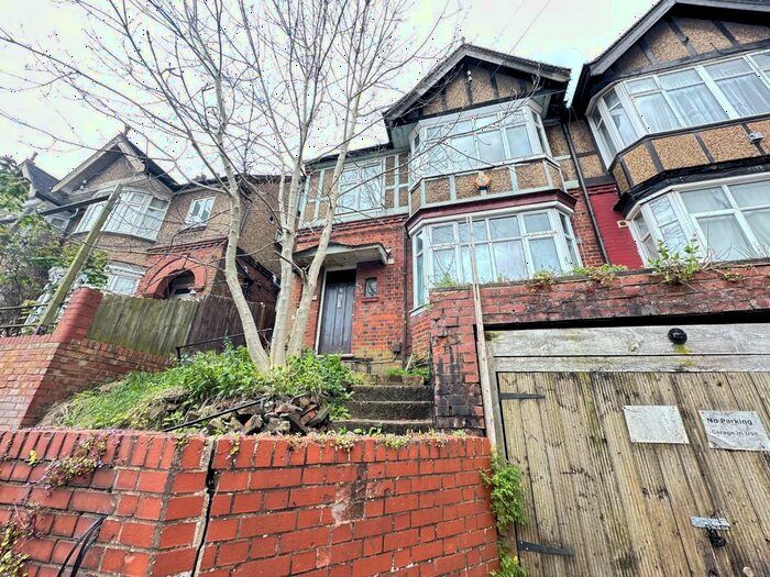 1 Bedroom Flat To Rent In Ashburnham Road, Luton, Bedfordshire, LU1