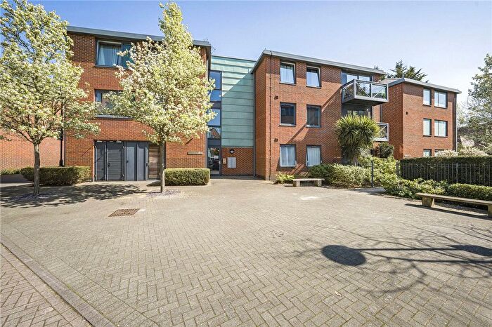 1 Bedroom Flat To Rent In Toolands House, Isleworth, TW7