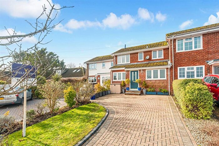 3 Bedroom Terraced House For Sale In New Road, Clanfield, PO8