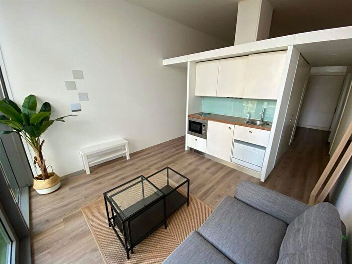 Studio To Rent In Abito, Manchester, M3