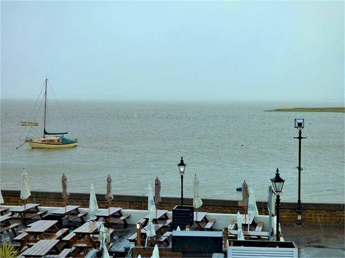 2 Bedroom Apartment To Rent In High Street, Leigh On Sea, Leigh On Sea, SS9