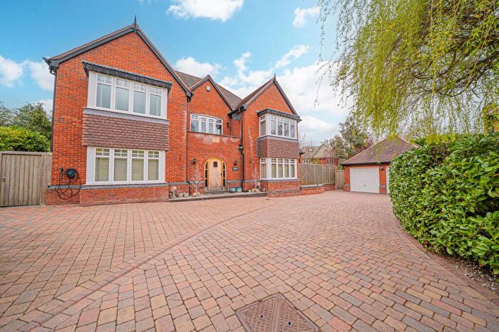6 Bedroom Detached House For Sale In The Copse, Dorridge, B93