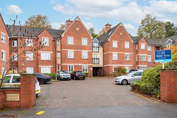 2 Bedroom Flat For Sale In Fennyland Lane, Kenilworth, Warwickshire, CV8