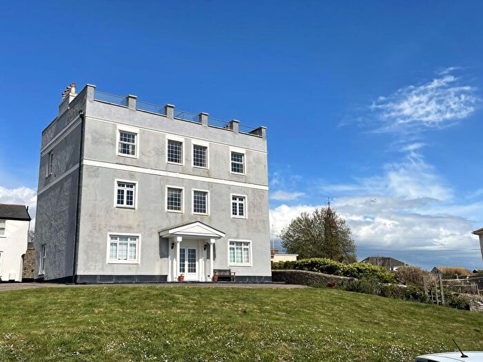 2 Bedroom Apartment For Sale In Castle Hill, Seaton, Devon, EX12