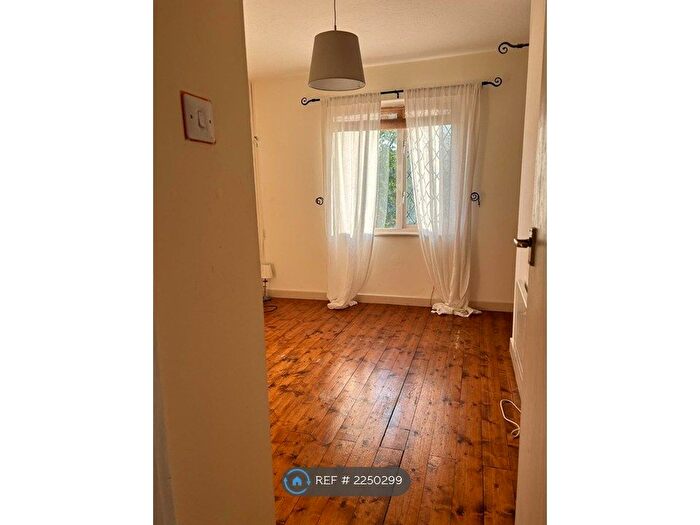 1 Bedroom Semi-Detached House To Rent In Boxwood Close, West Drayton, UB7