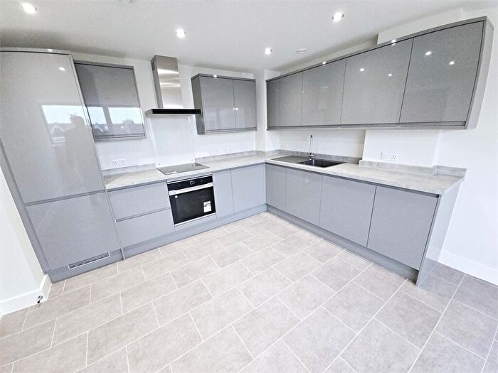 1 Bedroom Apartment For Sale In The Broadway, Leigh On Sea, Leigh On Sea, SS9