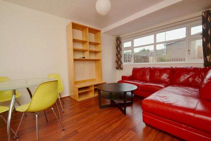 5 Bedroom Terraced House To Rent In Hester Walk, Hulme, Manchester, M15