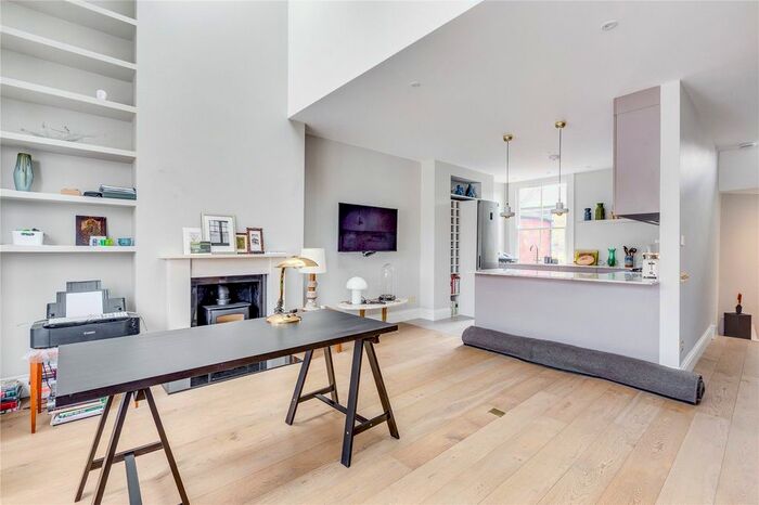 2 Bedroom Maisonette To Rent In Burns Road, London, NW10