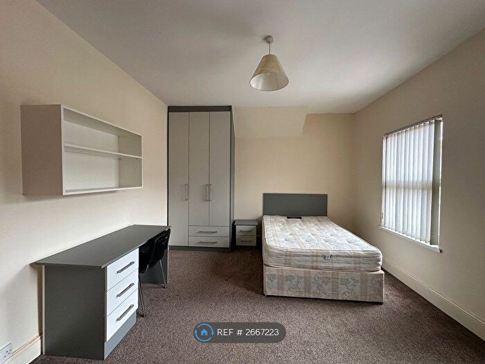 5 Bedroom Terraced House To Rent In Donnington Road, Reading, RG1