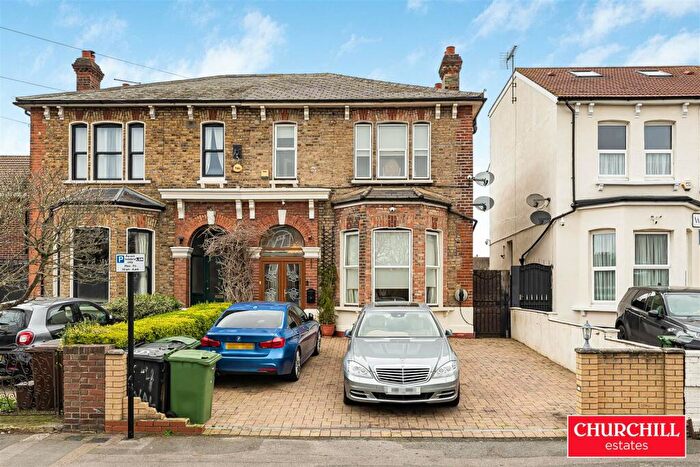 5 Bedroom House For Sale In Wallwood Road, Leytonstone, E11