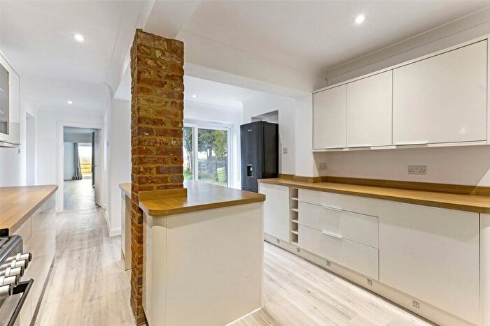 4 Bedroom Detached House To Rent In Crawley Close, Slip End, Luton, Bedfordshire, LU1