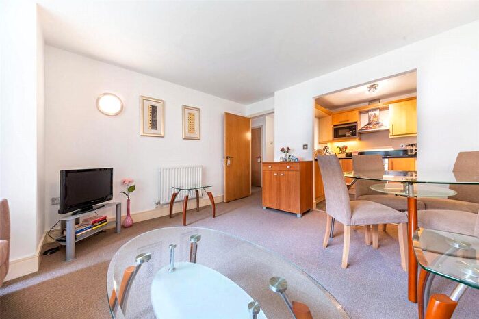 1 Bedroom Apartment To Rent In Cassilis Road, London, E14