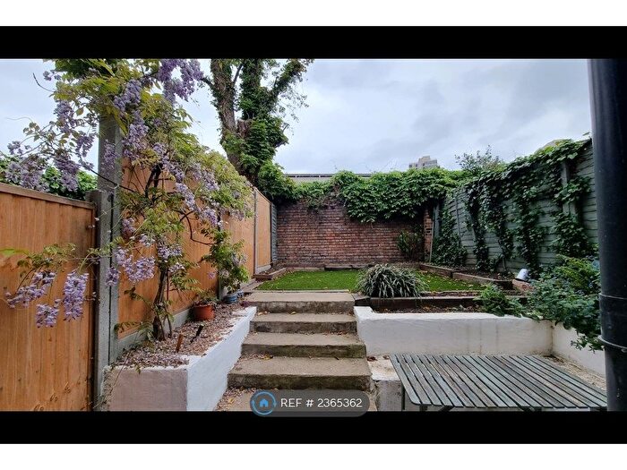 1 Bedroom Flat To Rent In Farmers Road, London, SE5