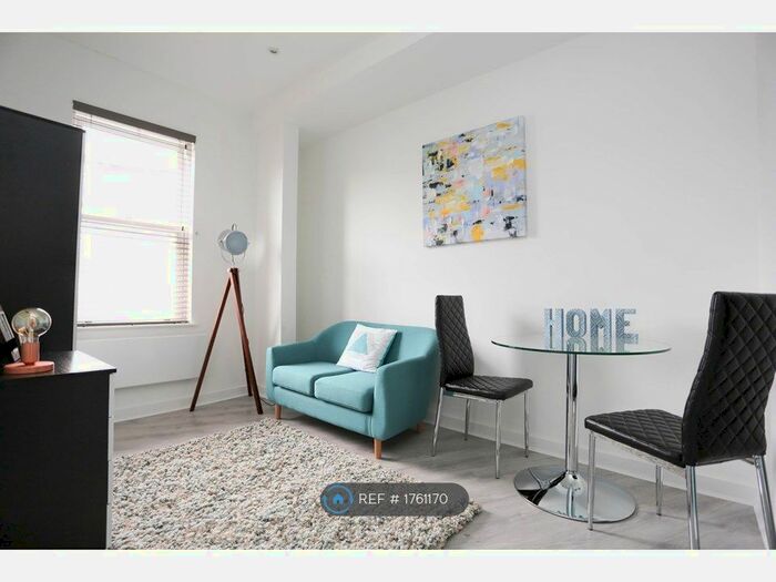 1 Bedroom Flat To Rent In Cavalier House, Stockport, SK2